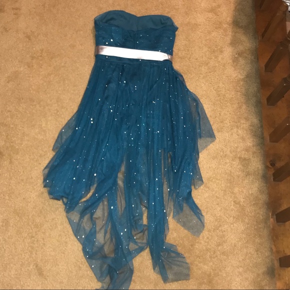 Homecoming dress - Picture 2 of 2
